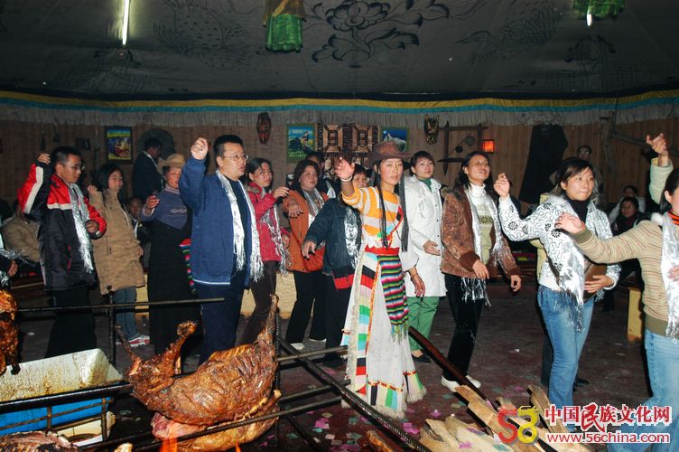 藏族家作客烧烤.JPG