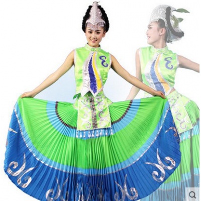 彝族民族舞蹈演出服装