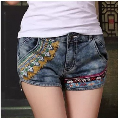 绣花刺绣休闲牛仔裤短裤女爆款直筒裤中腰磨白