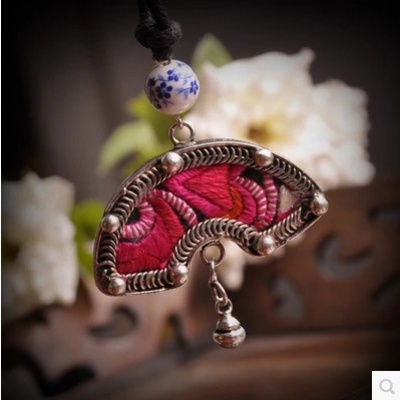 苗绣刺绣绣花扇子项链时尚手工老绣月儿毛衣链