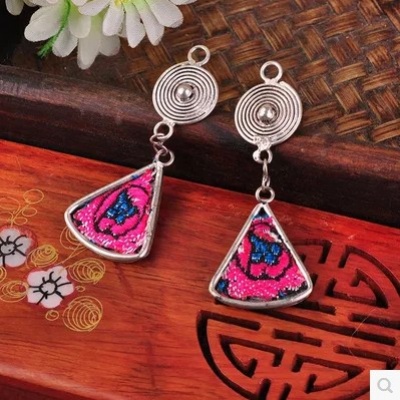 刺绣苗绣时尚创新个性苗银绣片项圈耳坠