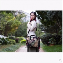 刺绣包绣花包复古帆布杀手单肩斜挎手提包女包