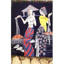 名称：姐妹赶集 手绘蜡染画 布艺壁挂画 工艺品 客厅装饰品