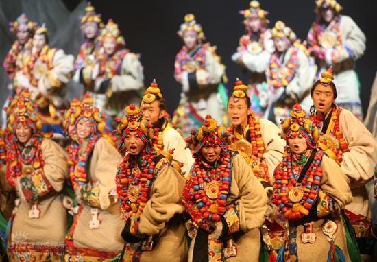 图文：《藏迷》震撼登场--特色民族服饰
