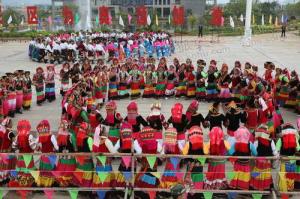 圣火丽江传递 民族舞蹈祝福奥运圣火