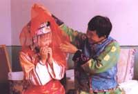 说亲先吃闭门羹--达斡尔族婚俗