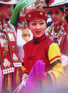 令人叹为观止的中国56个民族各具特色的服饰(组图) - 春雨 - 春雨--普米天子