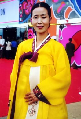 令人叹为观止的中国56个民族各具特色的服饰(组图) - 春雨 - 春雨--普米天子