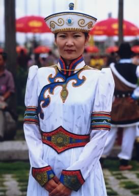 令人叹为观止的中国56个民族各具特色的服饰(组图) - 春雨 - 春雨--普米天子