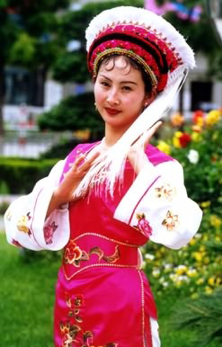 令人叹为观止的中国56个民族各具特色的服饰(组图) - 春雨 - 春雨--普米天子