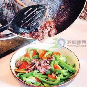 炒牛肉:3道功夫见水准
