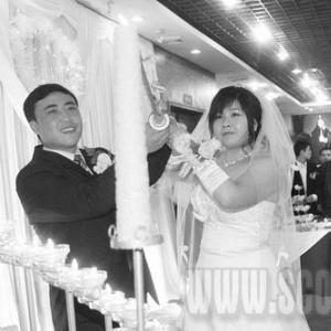 
	省钱省心又浪漫　蓉城流行夜间婚礼