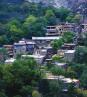 横断山中住碉楼：羌族