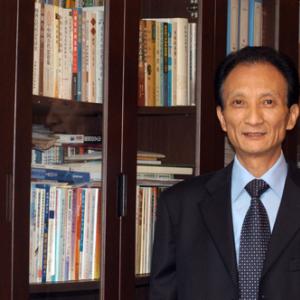 云南大学党委委员、副校长武建国