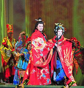 张艺谋《图兰朵》鸟巢首演 唯美时尚震撼