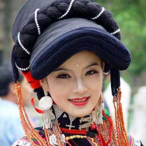 彝族少女成人礼：神秘“换裙”仪式