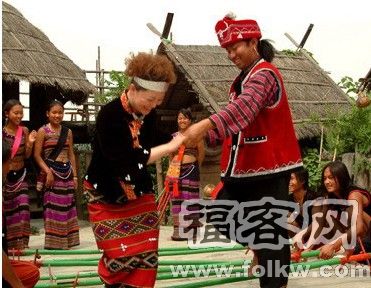 大山里原汁原味的佤族婚礼:欢快 浪漫
