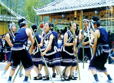 毛南族人口_五十六个民族五十六朵花,五十六个兄弟姐妹是一家