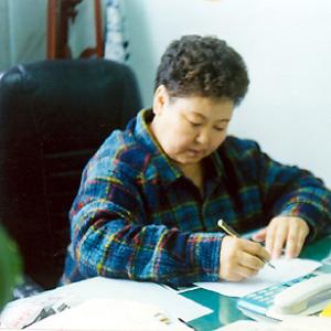 鄂伦春歌唱家 曲云