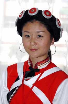 纳西族女子服饰