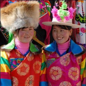 土族女子服饰