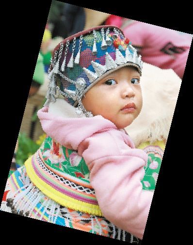 云南老勐 波光如斓 缤纷市集(组图)