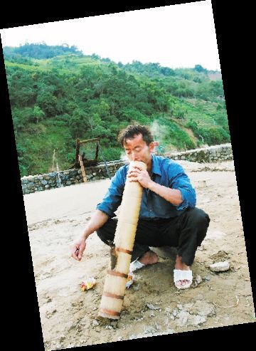 云南老勐 波光如斓 缤纷市集(组图)