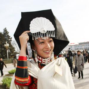 “两会”少数民族代表受追捧