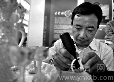 民族工艺大师-寸发标