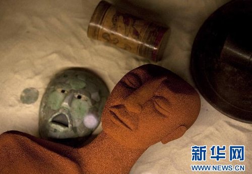墨西哥城首次展出玛雅墓穴神秘首领面具(图)