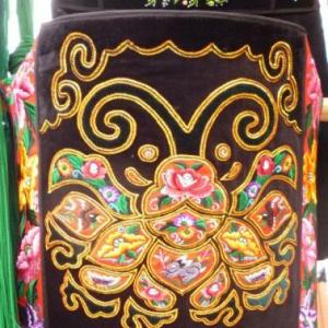 老街上的花朵 摘自韦老师的博客