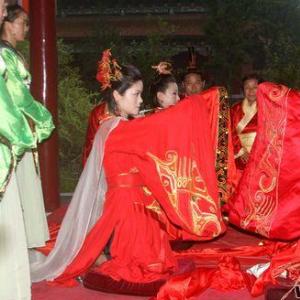 “皇沟情” 2010首届芒砀山皇家集体汉婚礼