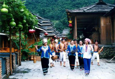 广西龙胜大唐湾景苑升3A 打造经典民俗旅游景区" align=