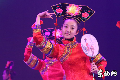 满族舞蹈《吉祥》 。 东北网记者 王忠岩 摄" align=