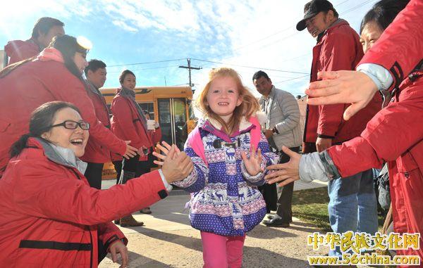 中国民族文字展＂在坎伯兰掀起中国民族风