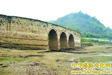 江北寸滩至善桥网友“多多小马”摄 商报合成图 李娜 制 