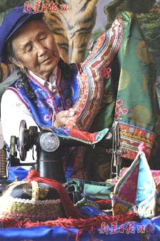 蒙古族服饰大师努乃的文化传播路