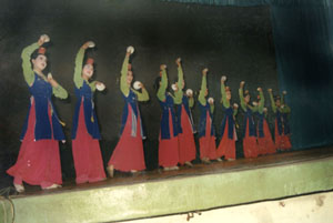 朝鲜族碟子舞