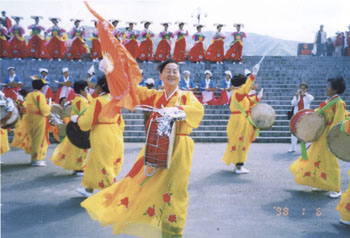 朝鲜族圆鼓舞表演
