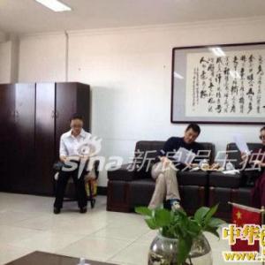 王菲与李亚鹏9月13日在新疆办理离婚手续