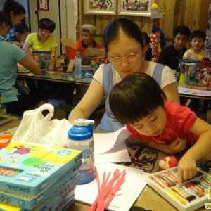 海口少儿胡画：“变废为宝”亲子活动受青睐