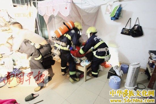 一家3口一氧化碳中毒 丈夫走出家门求助全家获救