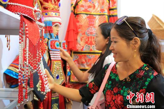 新疆博湖县巧推民族特色文化产品促农民增收（图）