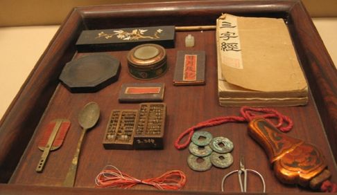 舐犊情深:抓周礼 舐犊情深:抓周礼