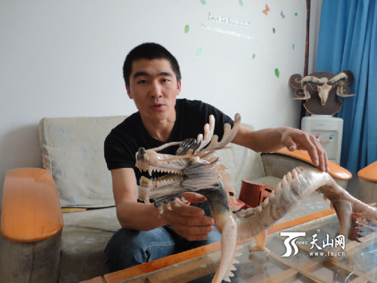 新疆和静县：23岁民族手工艺人的酸甜苦辣