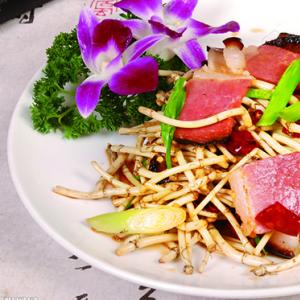 贵州民族风味美食--折耳根炒腊肉