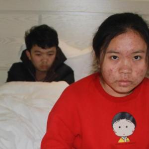 云南罗平彝族女青年董恒瑛支撑重症家庭上学成奢望