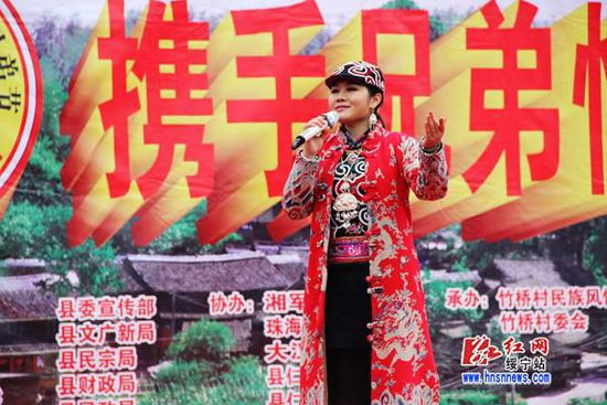 央视星光大道周冠军阿苗千千应邀演出
