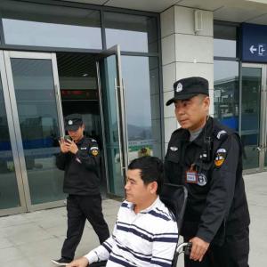 人民警察为人民！感受贵州铜仁市人民警察的温暧！