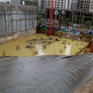 凯里经济开发区金地苑三期通道塌方 上千业主出行受阻